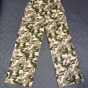 Celebrity Pink Mid-rise Wide Leg Camo Cargo Pants Women's Size 11/30 Baggy